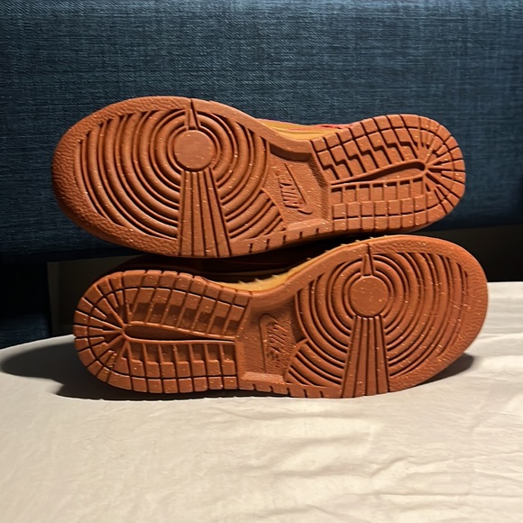 NIB Nike Dunk Low Disrupt 2 Desert Bronze Women’s Size 6.5 - Picture 4 of 6